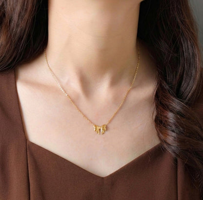 Simple Bow Necklace